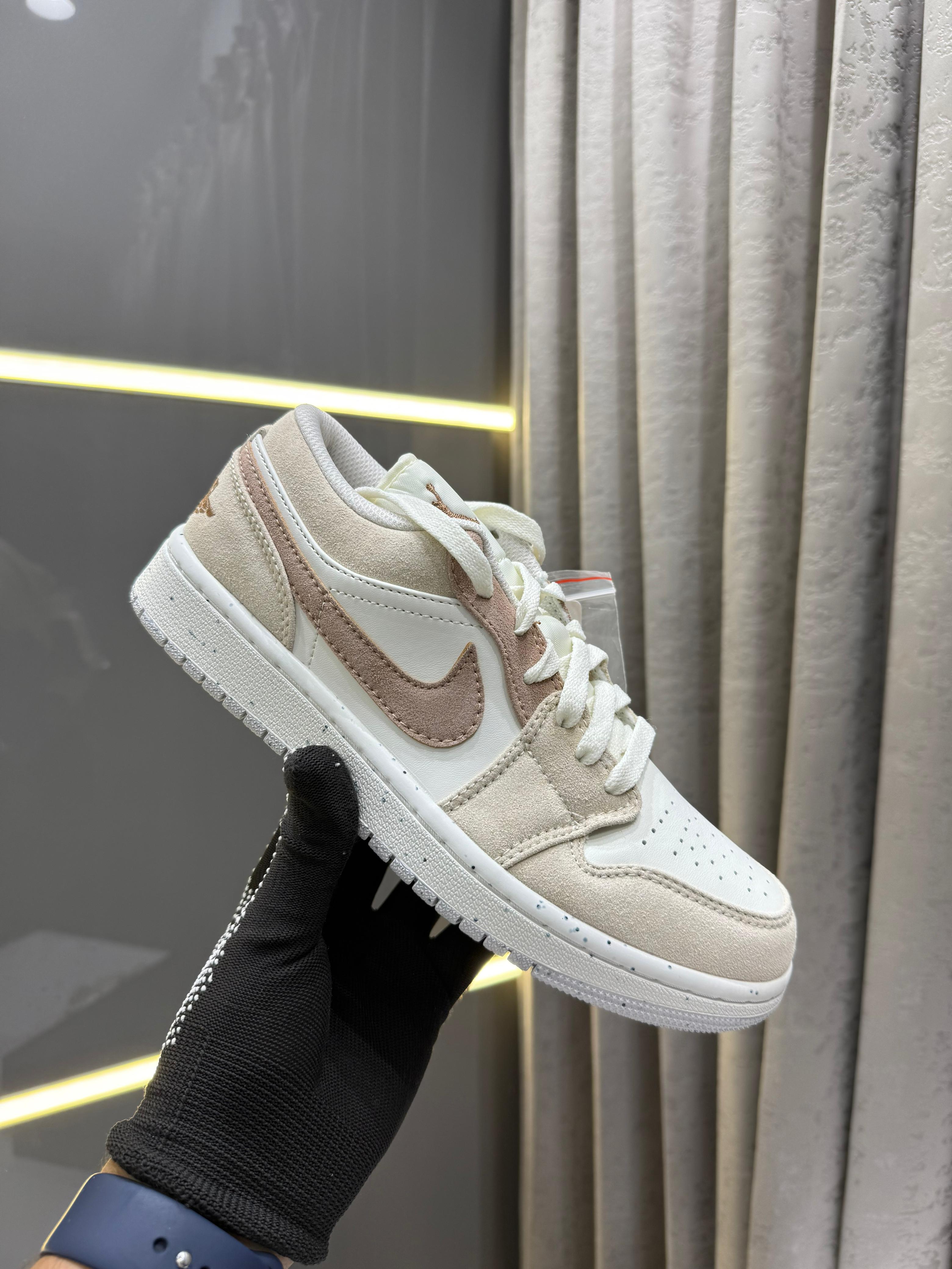 JRD 1 Low SE Legend Light Brown