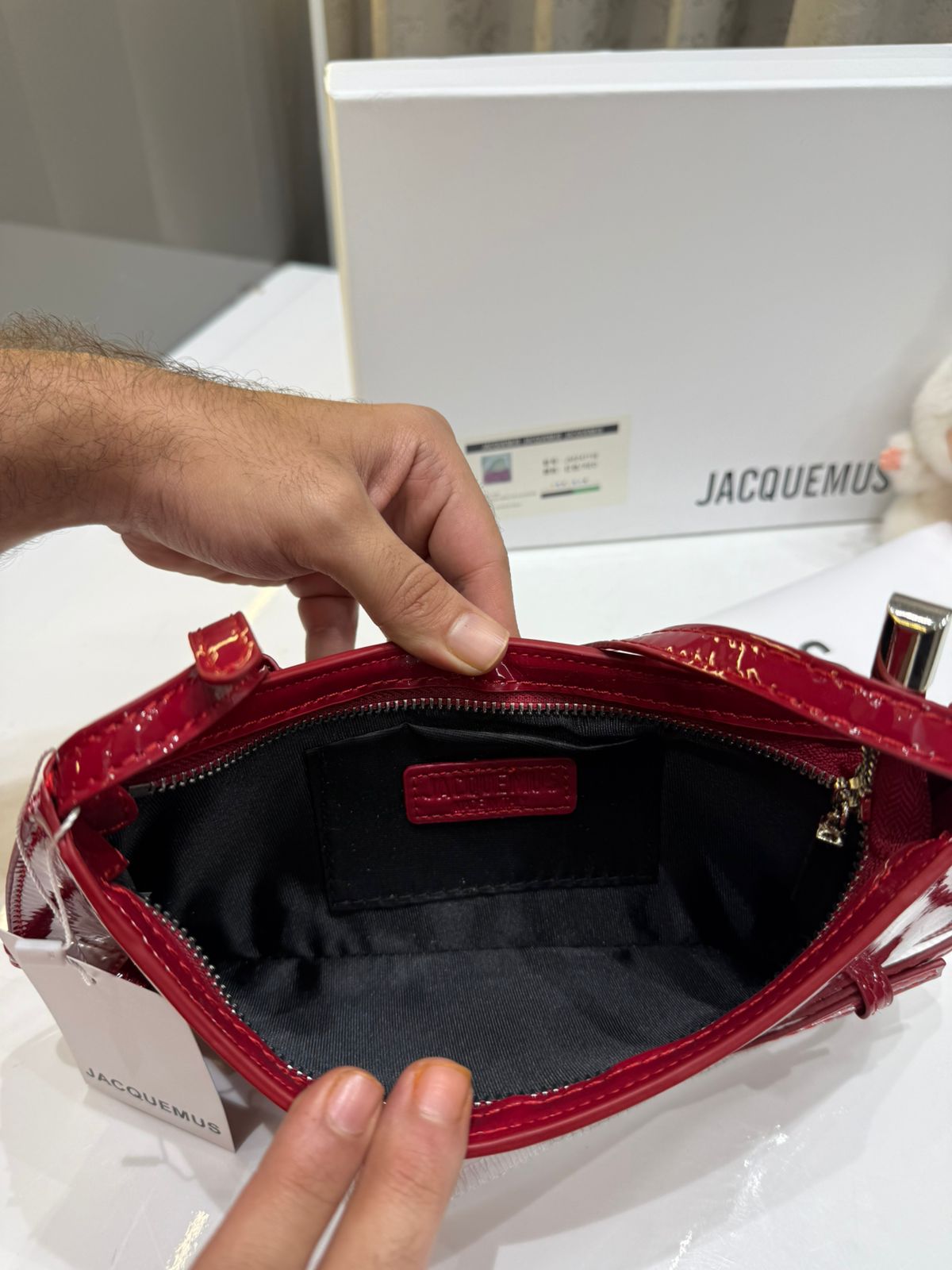 RED  SHINY LEATHER HANDBAG
