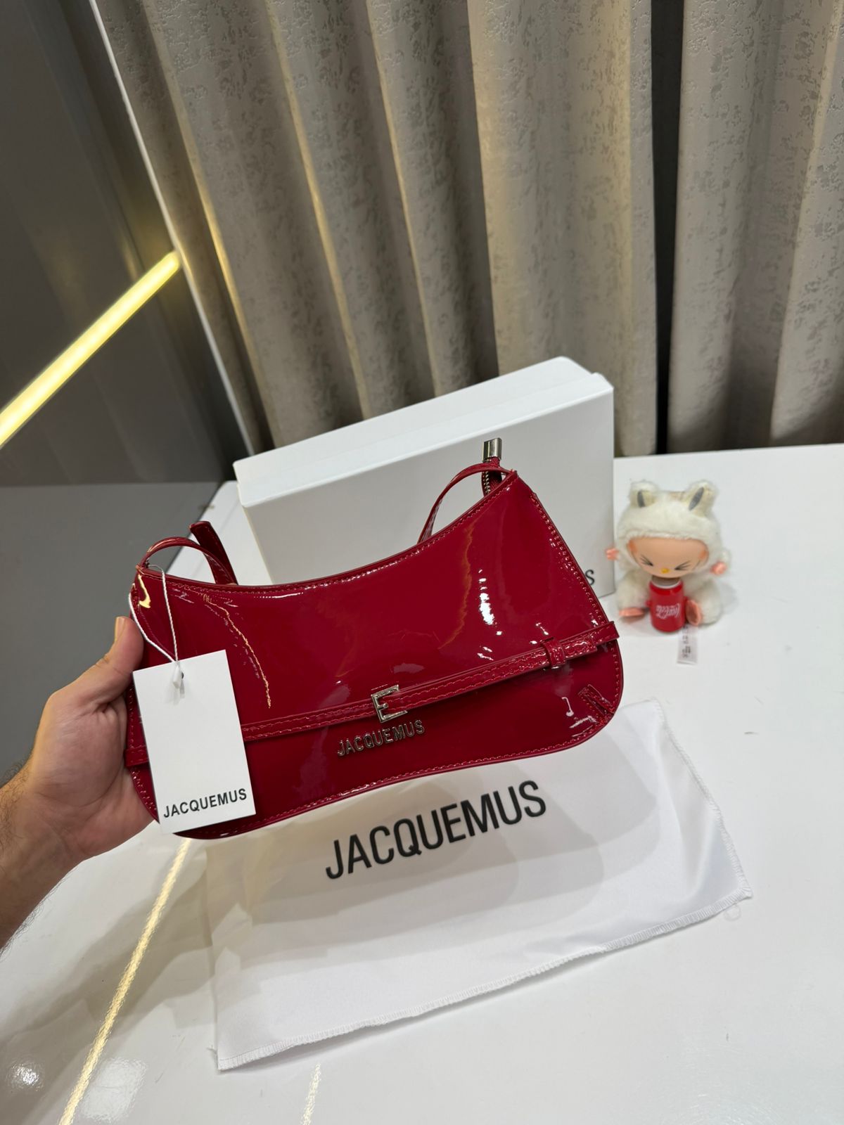 RED  SHINY LEATHER HANDBAG