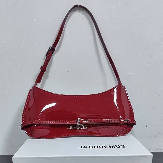 RED  SHINY LEATHER HANDBAG