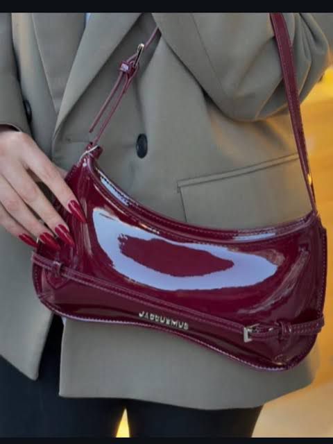 RED  SHINY LEATHER HANDBAG